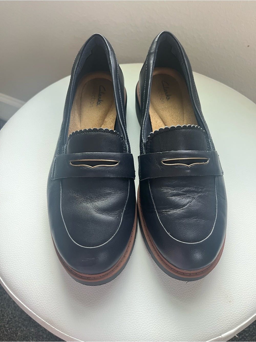 Clarks Navy Westlynn Glow Women's Scalloped Penny Loafers with Gold Accent 8.5W